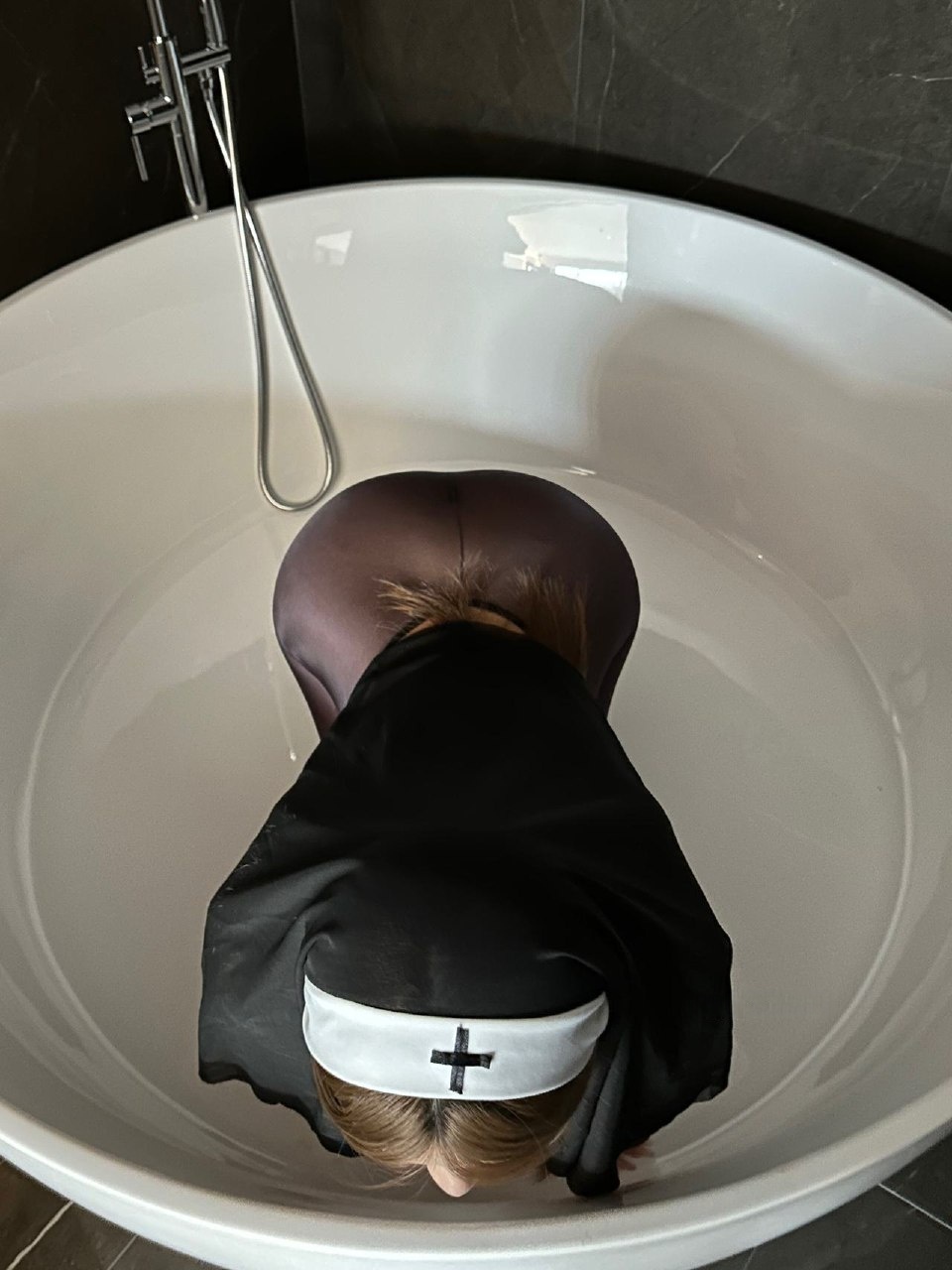 抖音 鱼神 秘语空间 NO.004期 【35P】 在线观看