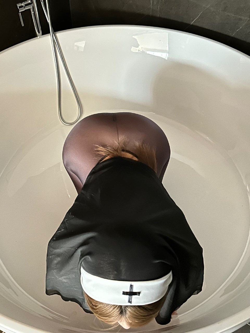 抖音 鱼神 秘语空间 NO.004期 【35P】 在线观看