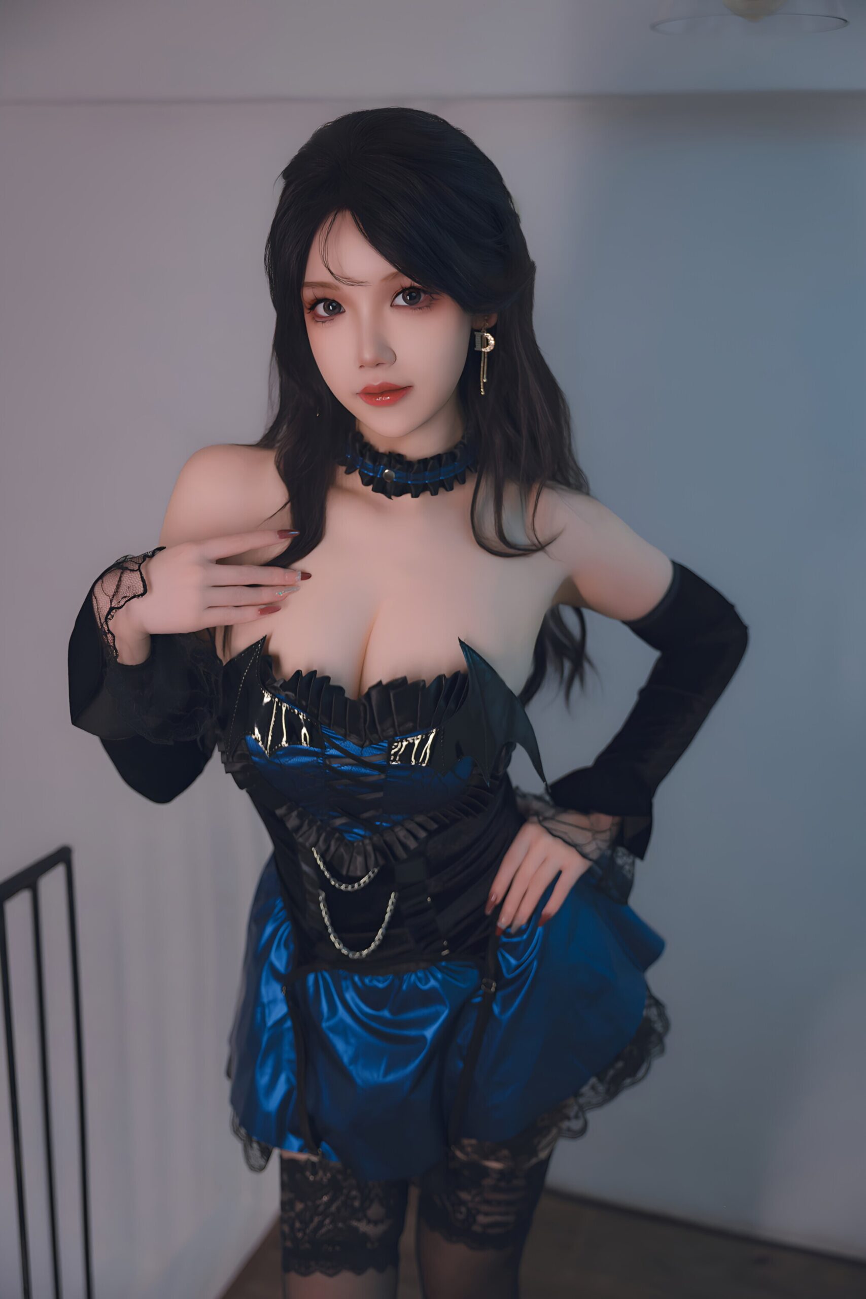 雪晴Astra – 蓝色蕾丝短裙美图拍